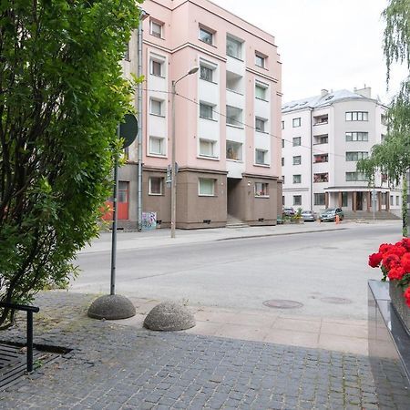 Cozy Stylish Studio Apartment With Free Parking By Centralapartments Talin Exterior foto