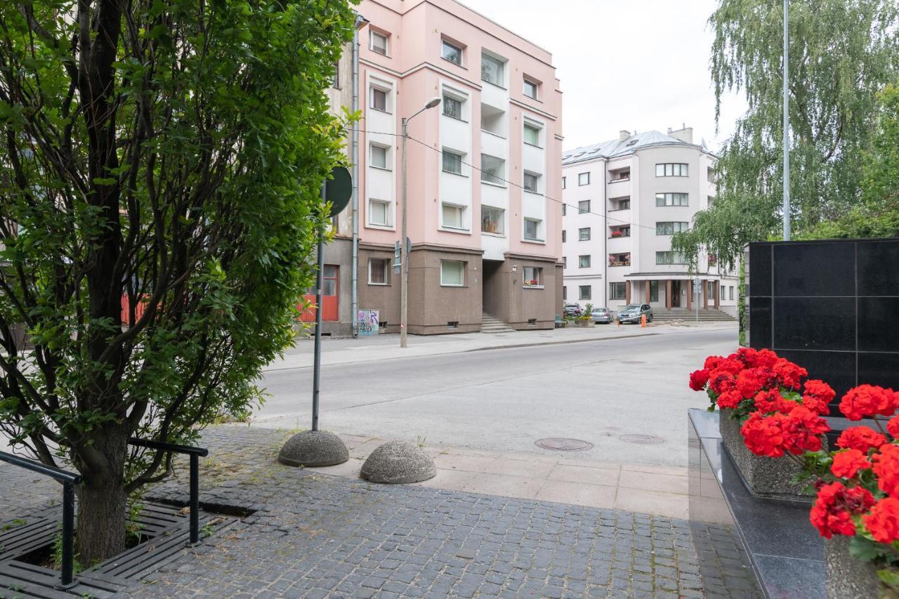 Cozy Stylish Studio Apartment With Free Parking By Centralapartments Talin Exterior foto