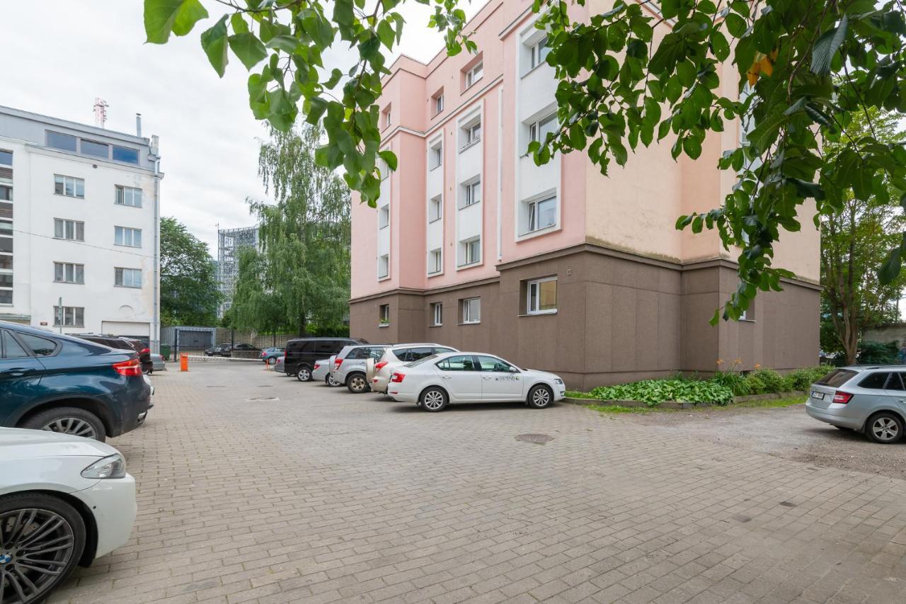 Cozy Stylish Studio Apartment With Free Parking By Centralapartments Talin Exterior foto